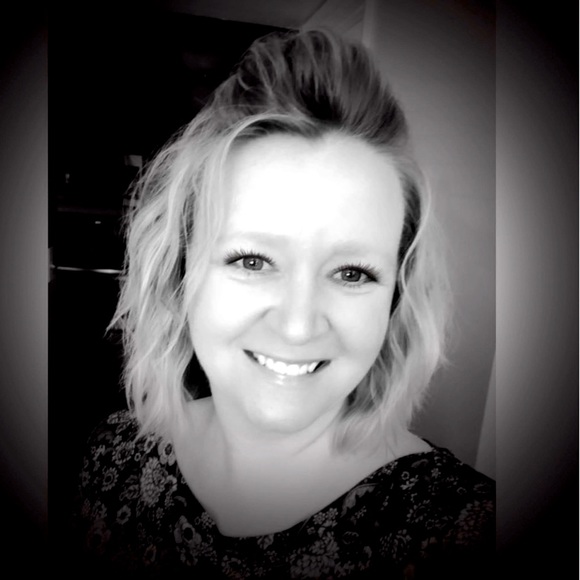 Meet your Posher, Stephanie - Picture 1 of 1